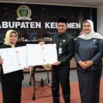 Bupati Kebumen Hj Lilis Nuryani (jilbab kuning) bersama Pimpinan DPRD Kabupaten Kebumen, Jumat (26/9/2025).