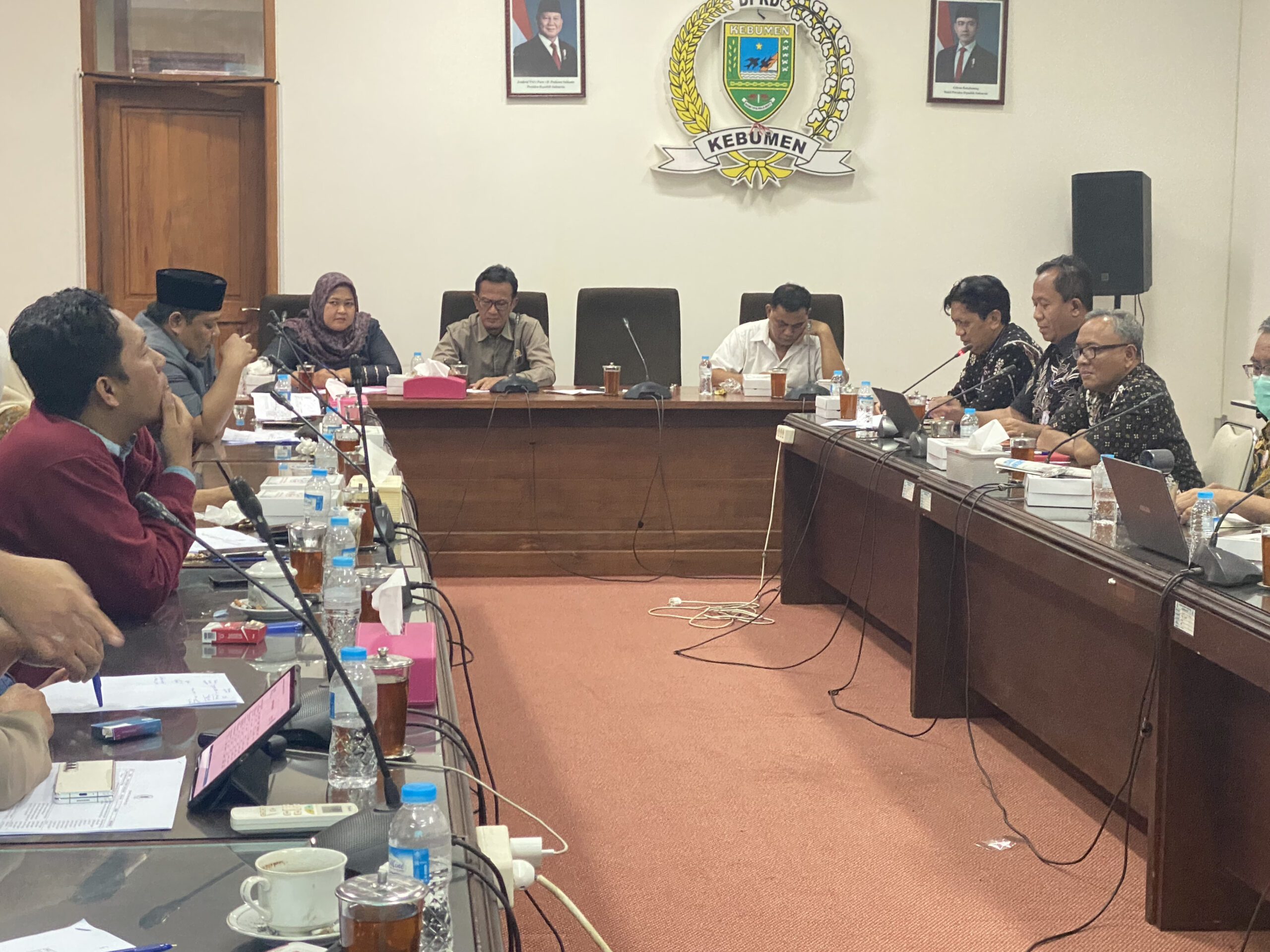 Rapat Kerja Badan Anggaran DPRD Kebumen Membahas Rasionalisasi Raperda APBD TA. 2026