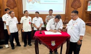 penandatanganan komitmen renkon tanah longsor