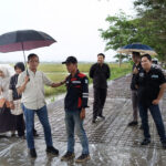 Sejumlah anggota Komisi D DPRD Kebumen saat melakukan Sidak ke sejumlah titik pembangunan jalan.