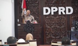 Rapat Paripurna DPRD Kebumen dengan agenda Penyampaian Pandangan Umum Fraksi terhadap tiga Raperda