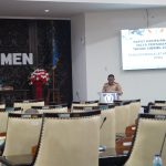 Sekretaris DPRD Kebumen Munadi membacakan SK Pimpinan DPRD tentang Perubahan Keanggotaan AKD