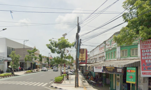 Kabel Telepon yang Semrawut di Kebumen