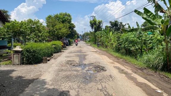 Kondisi salah satu ruas jalan di Kebumen